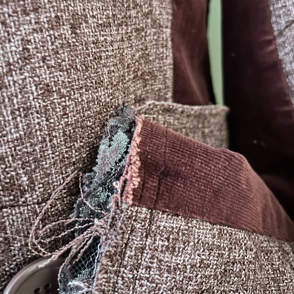 Blazer - Picture 6 of 7